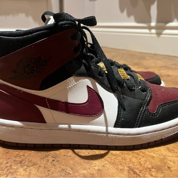 Women’s Air Jordan 1 Mid “Maroon” with gold charms - Picture 6 of 9